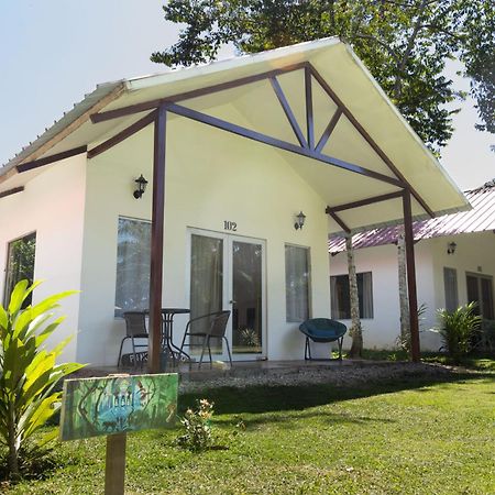 Chaikoni Lodge Pucallpa Bagian luar foto